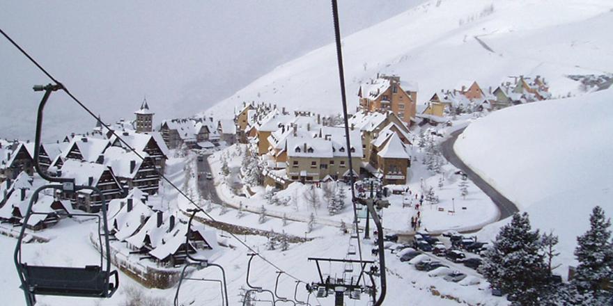 Hotel Chalet Bassibe Baqueira Beret Exterior photo