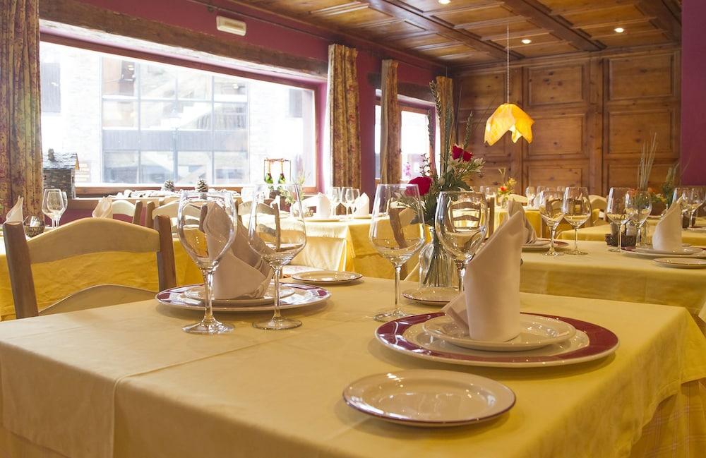 Hotel Chalet Bassibe Baqueira Beret Exterior photo