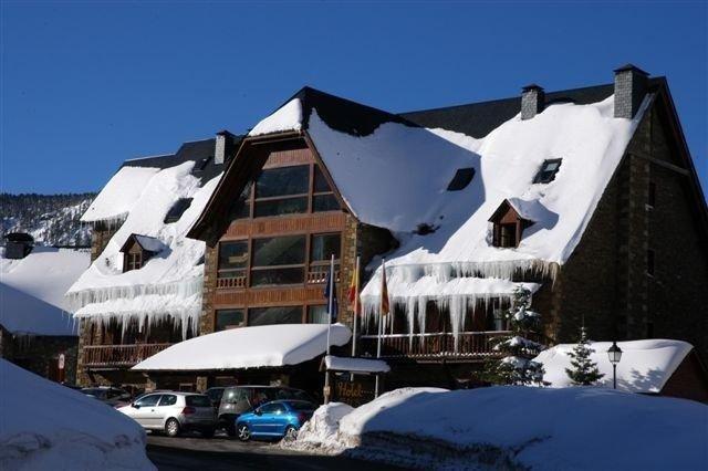 Hotel Chalet Bassibe Baqueira Beret Exterior photo