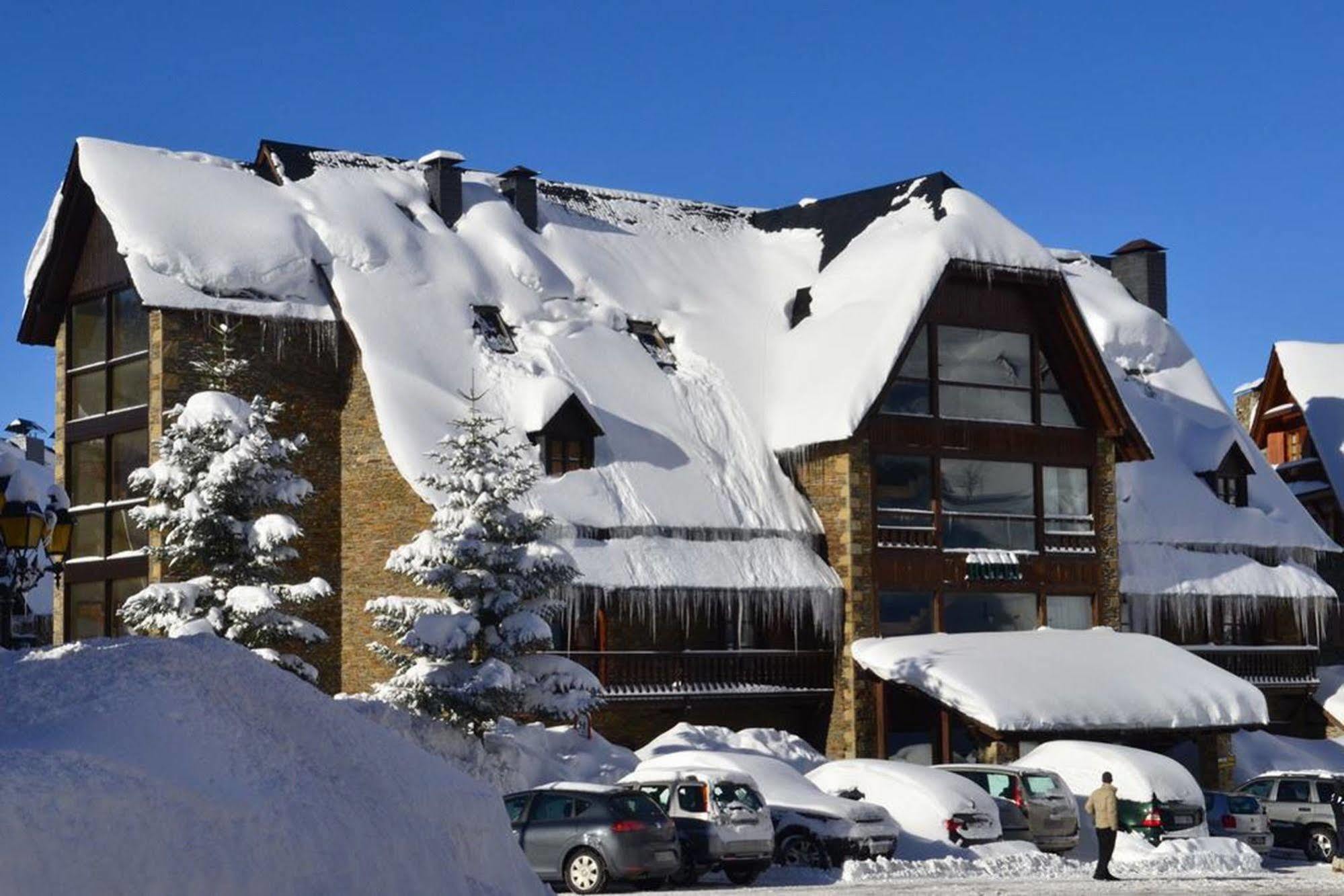 Hotel Chalet Bassibe Baqueira Beret Exterior photo