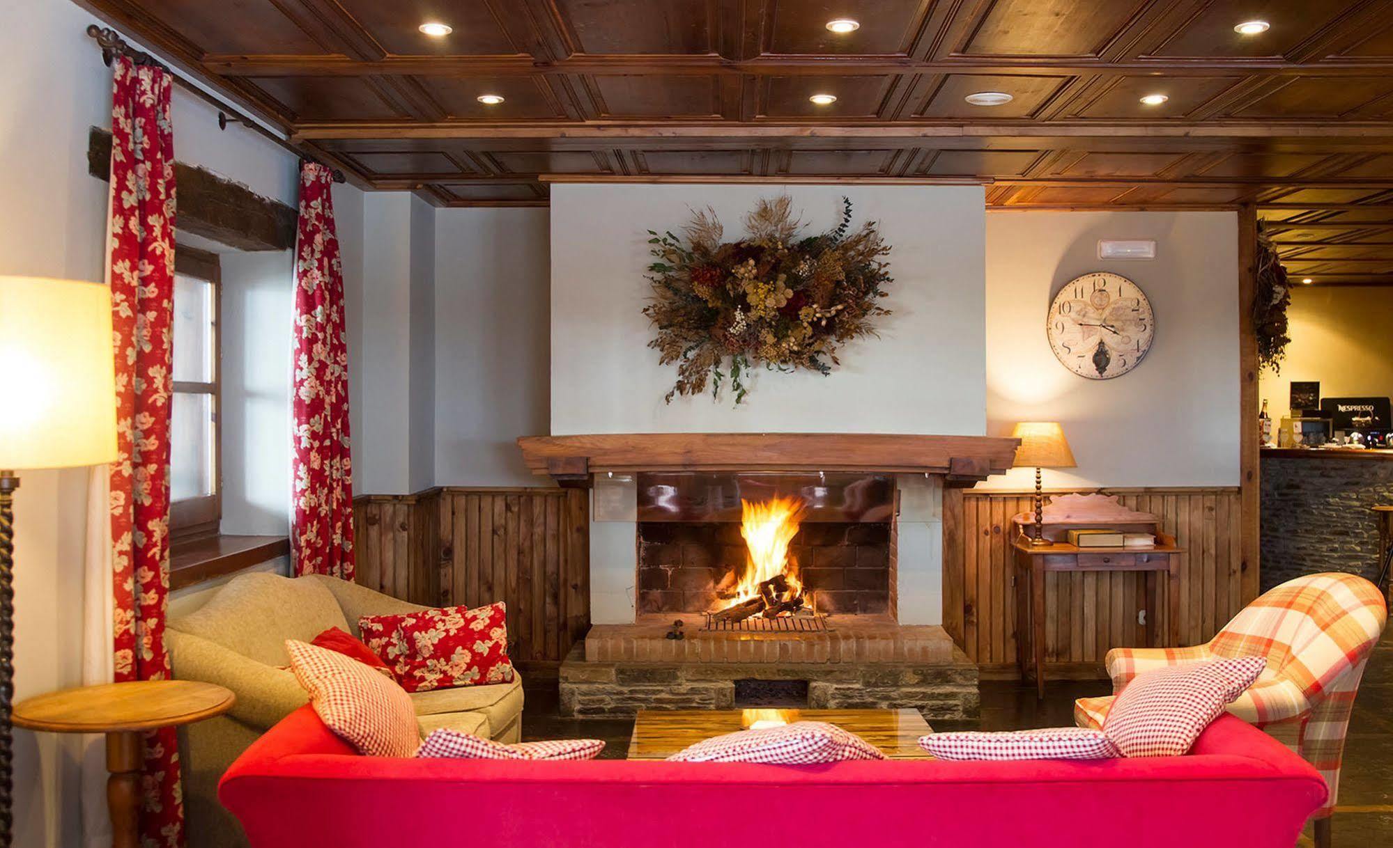 Hotel Chalet Bassibe Baqueira Beret Exterior photo